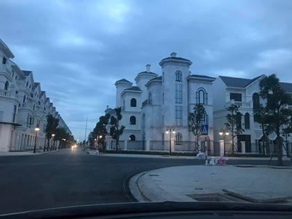 CẦN BÁN BIỆT THỰ SONG LẬP VINHOMES OCEAN PARK SAO BIỂN 08, GẦN HỒ 150M2 X 3 TẦNG 1 TUM 5