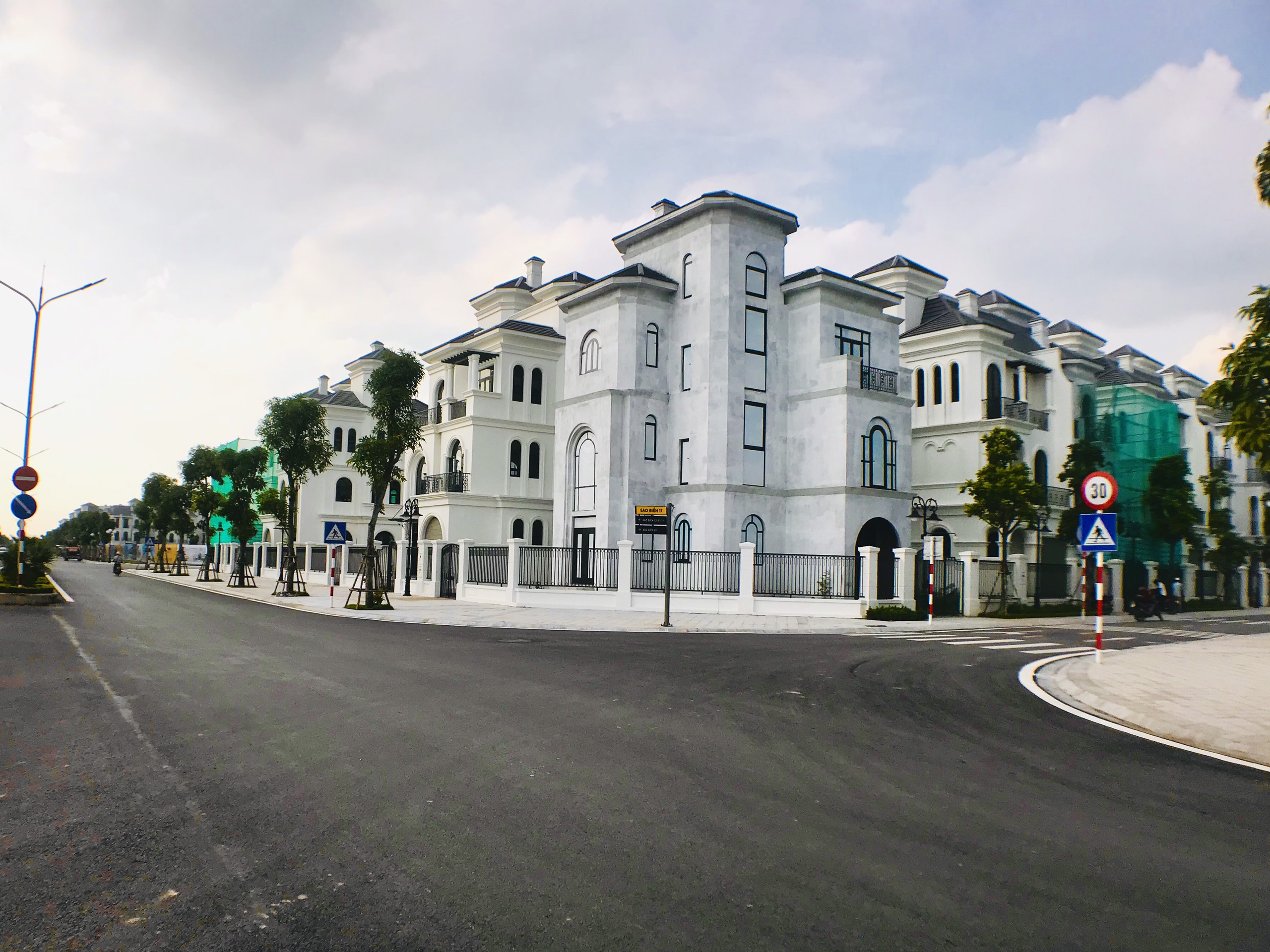 Cho Thuê Biệt Thự Đơn Lập Căn Góc Vinhomes Ocean Park, Được Phép Kinh Doanh 2