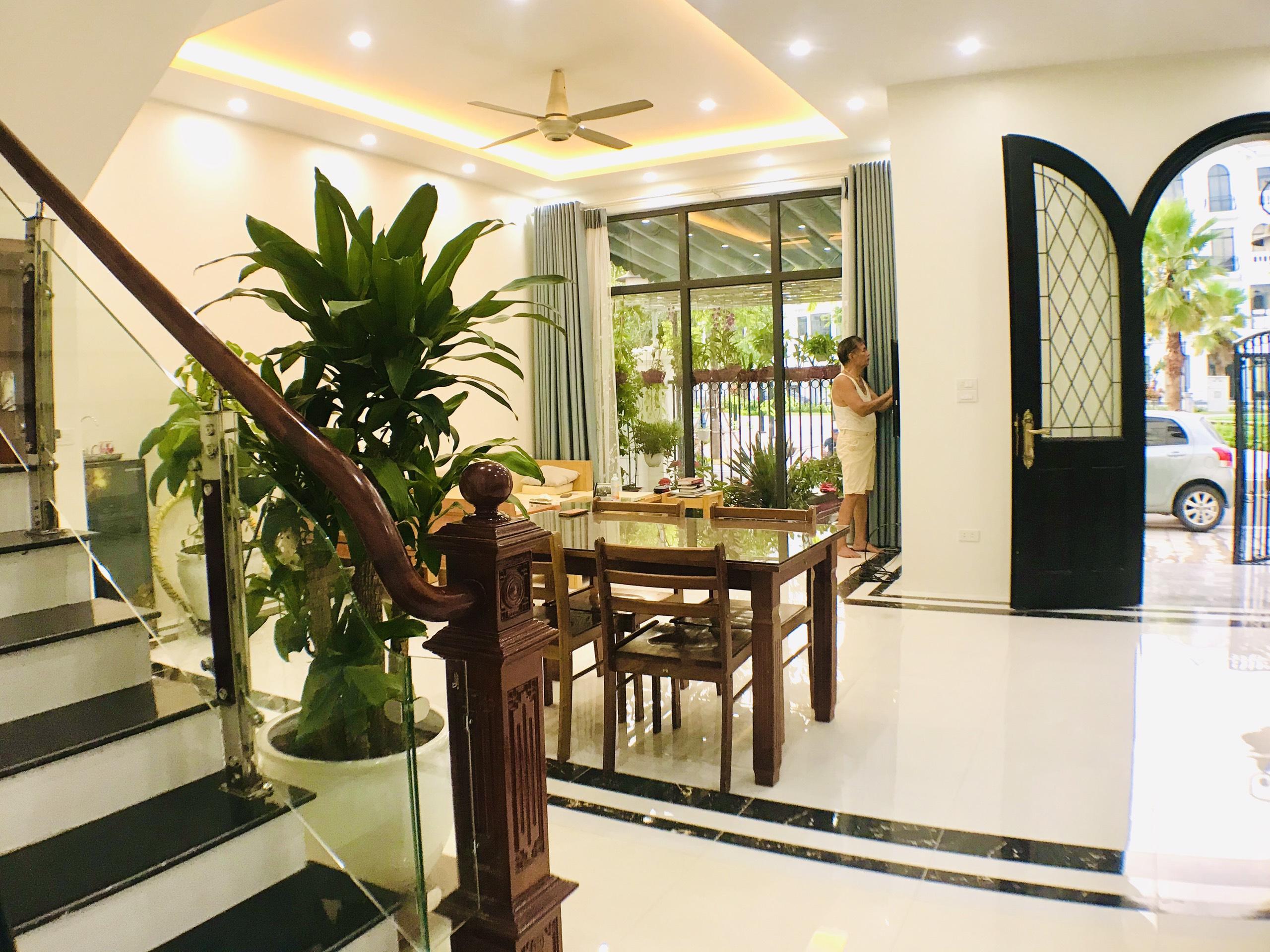Cho thuê căn biệt thự đủ đồ đạc mới hoàn thiện khu Sao Biển Vinhomes Ocean Park 2