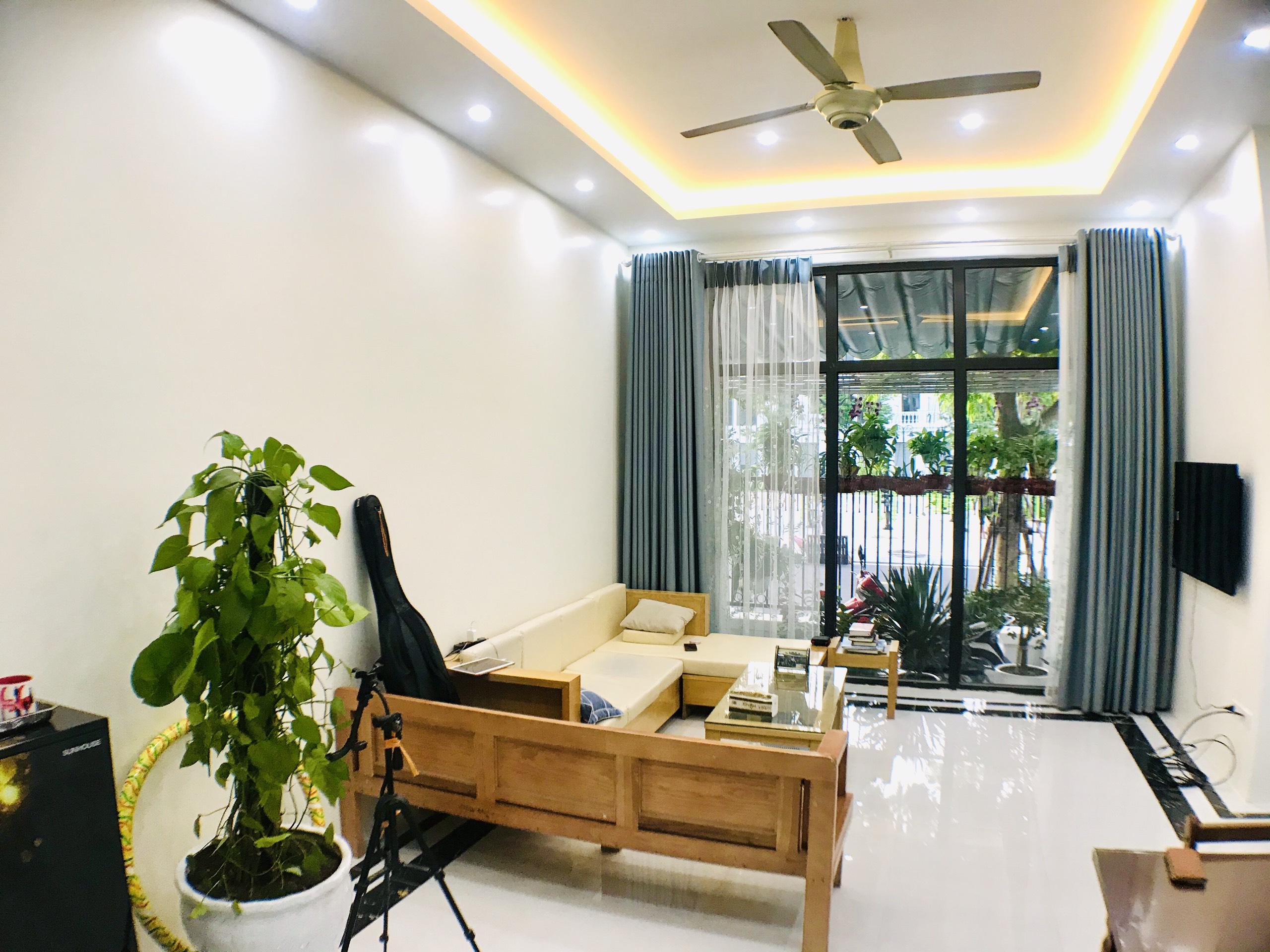 Cho thuê căn biệt thự đủ đồ đạc mới hoàn thiện khu Sao Biển Vinhomes Ocean Park 3