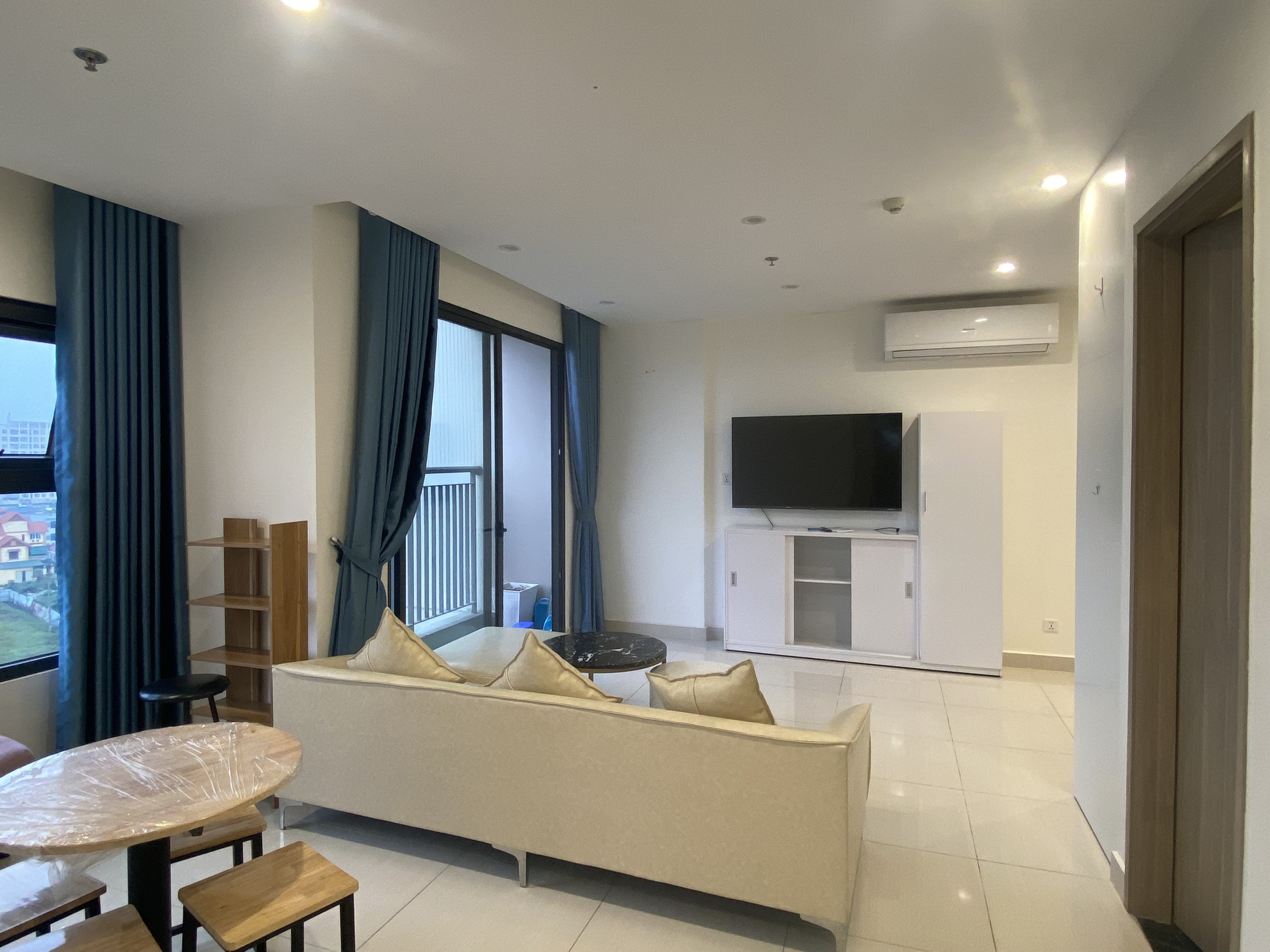Cho thuê căn góc 2 ngủ 2 vệ sinh Vinhomes Ocean Park 2