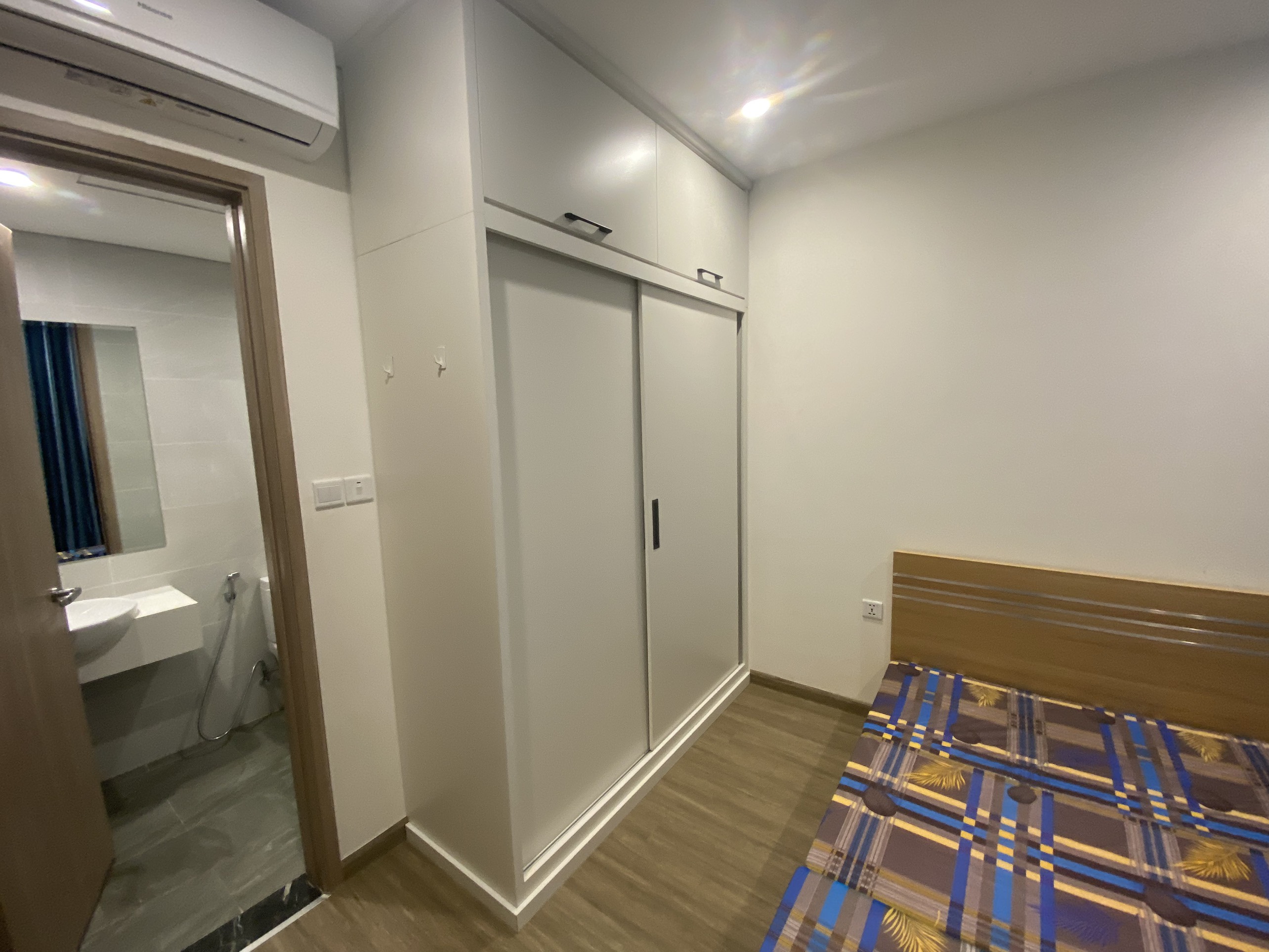 Cho thuê căn góc 2 ngủ 2 vệ sinh Vinhomes Ocean Park 4