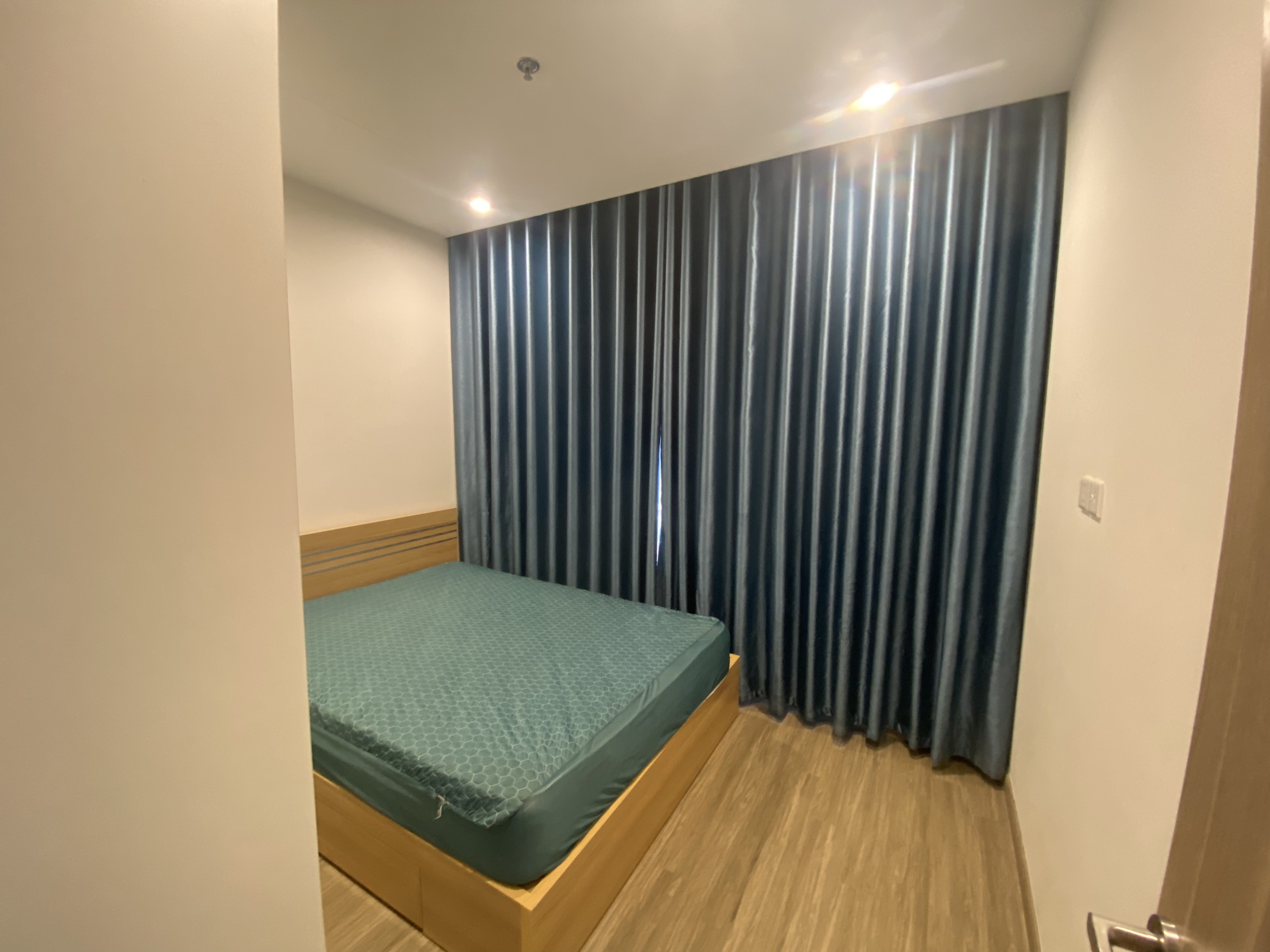 Cho thuê căn góc 2 ngủ 2 vệ sinh Vinhomes Ocean Park 6