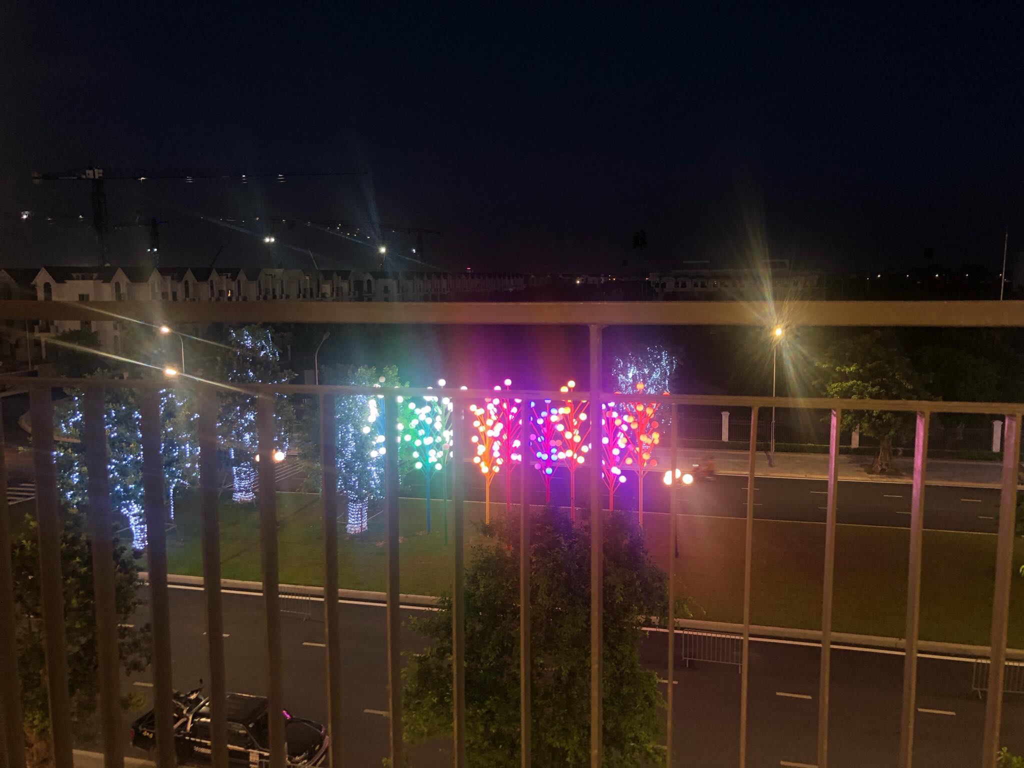 Cho thuê căn góc 3PN gần VinUni, view bể bơi tại Vinhomes Ocean Park 5