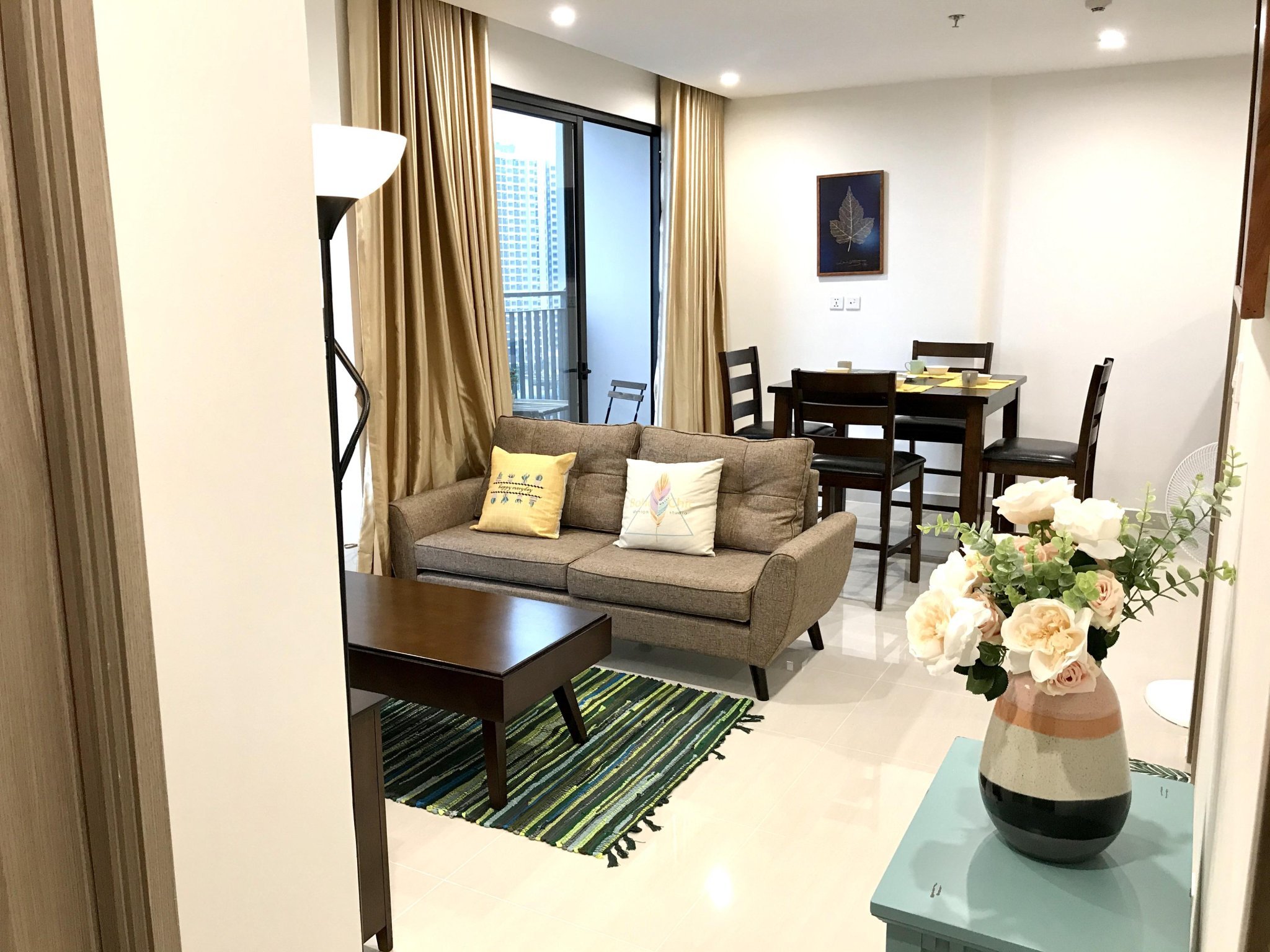 Cho thuê căn hộ 2 ngủ tầng cao full đồ tòa S2.18 Vinhomes Ocean Park 5