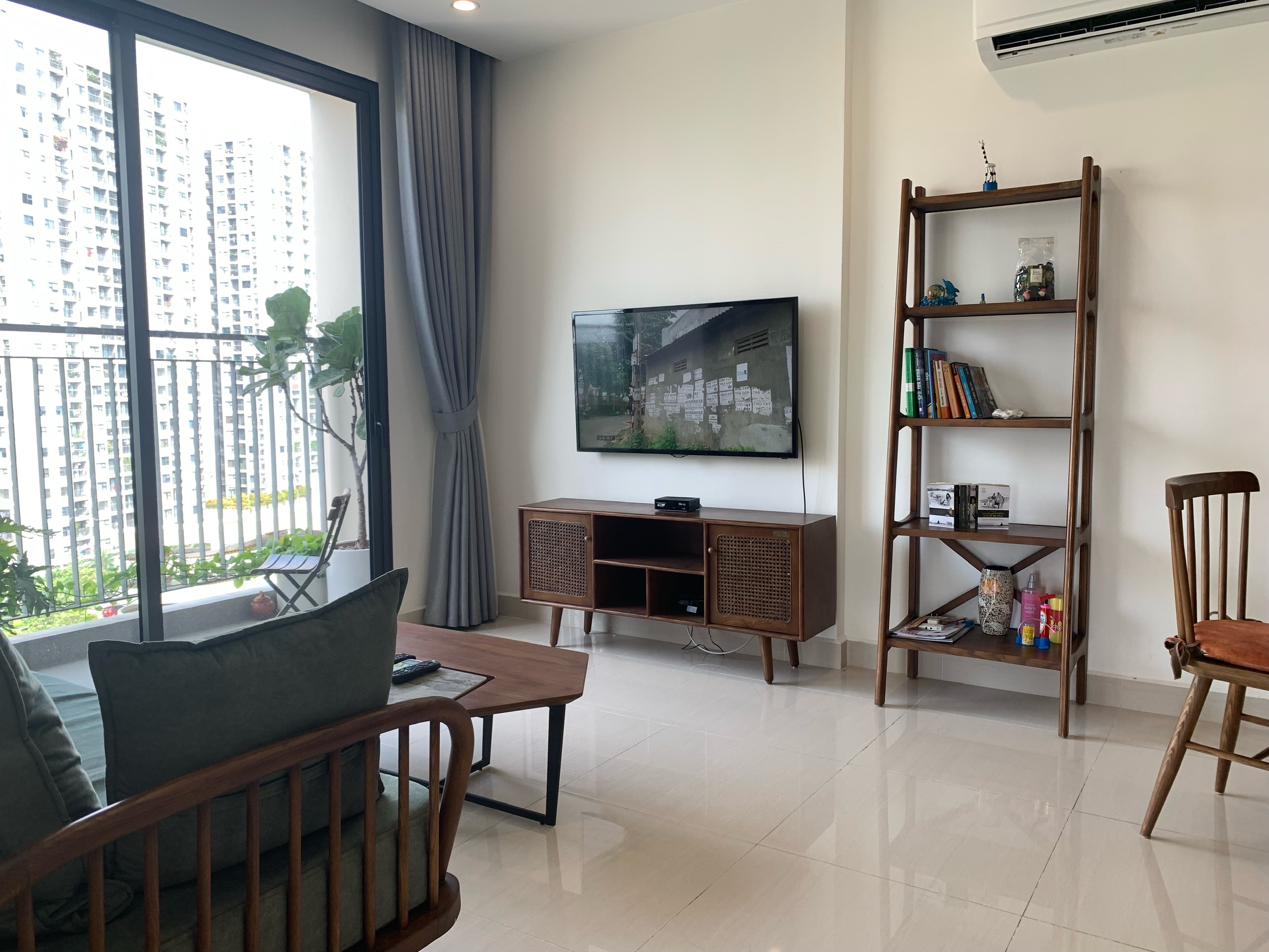 Cho thuê căn hộ 3 ngủ 2 vệ sinh nội thất hiện đại Vinhomes Ocean Park 3