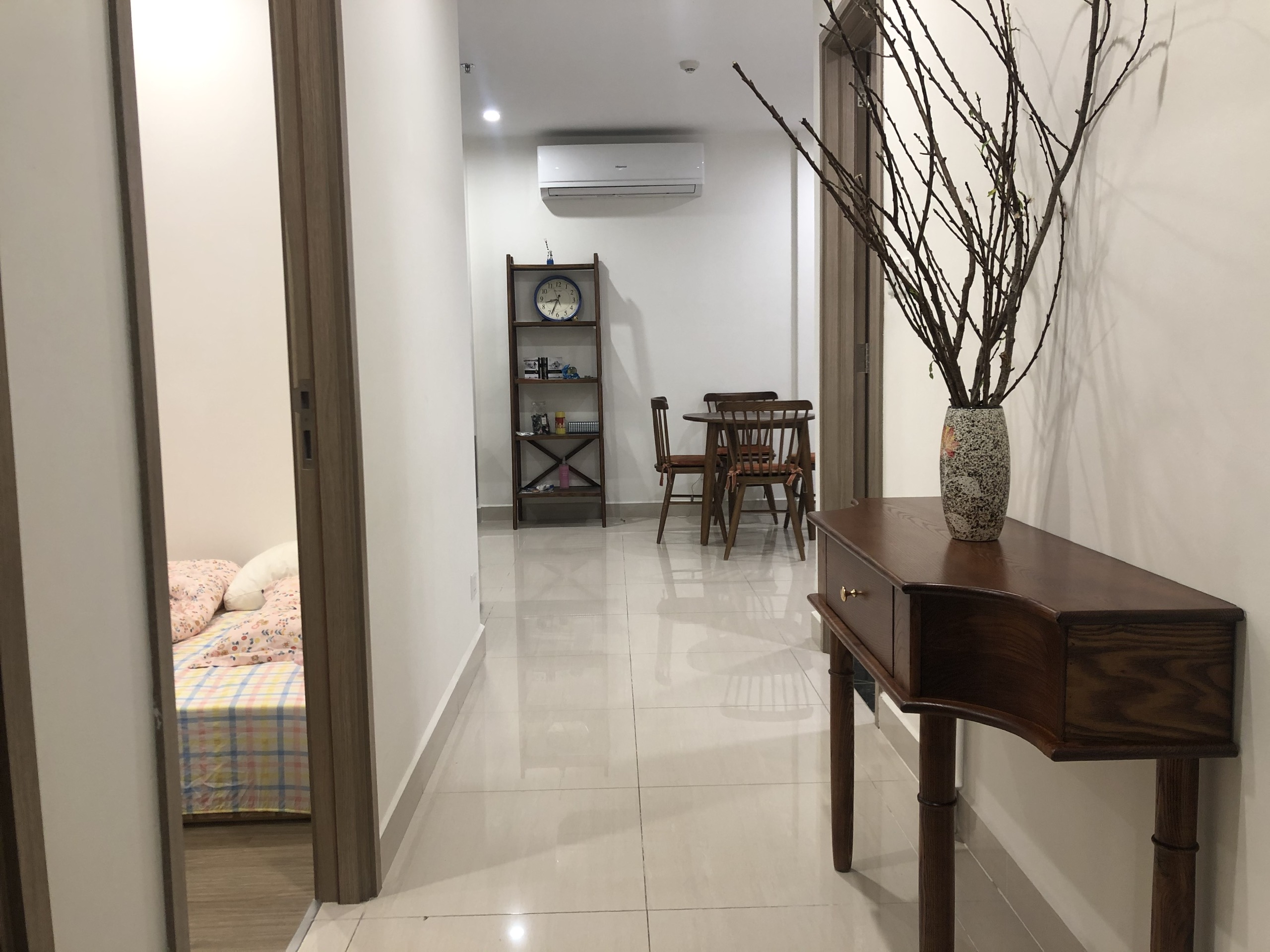 Cho thuê căn hộ 3 ngủ 2 vệ sinh nội thất hiện đại Vinhomes Ocean Park 8