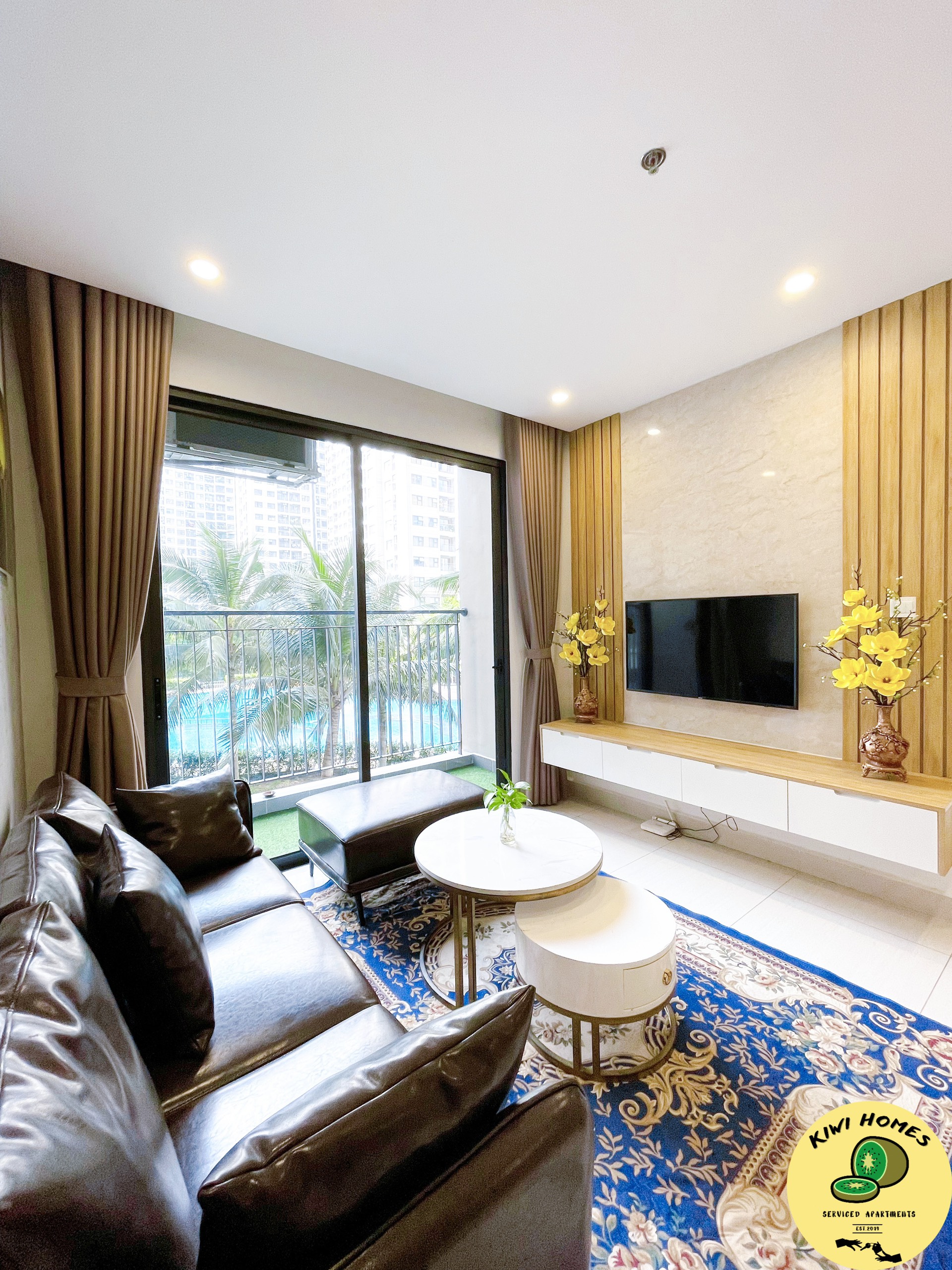 Cho Thuê Căn Hộ 3 ngủ 2 vệ sinh View Bể Bơi Gần Đại Học Vin Uni 5