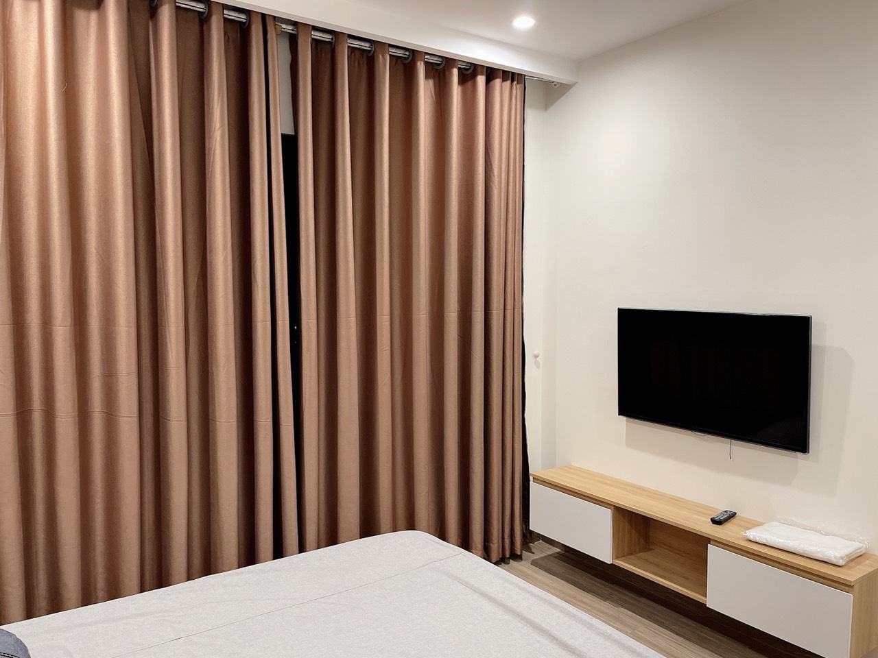 Cho thuê căn hộ 3 ngủ tầng cao view thoáng tại R2.09 Vinhomes Ocean Park 4