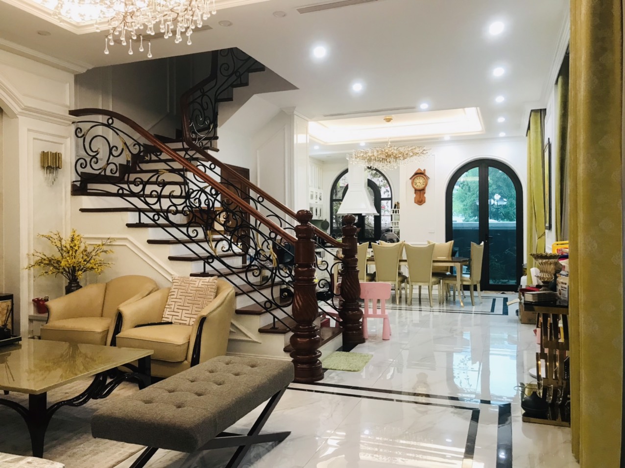 Bán biệt thự đơn lập nhà phố Kinh đô Ánh Sáng - 332m2/4 tầng - hướng Tây - Nội thất cơ bản