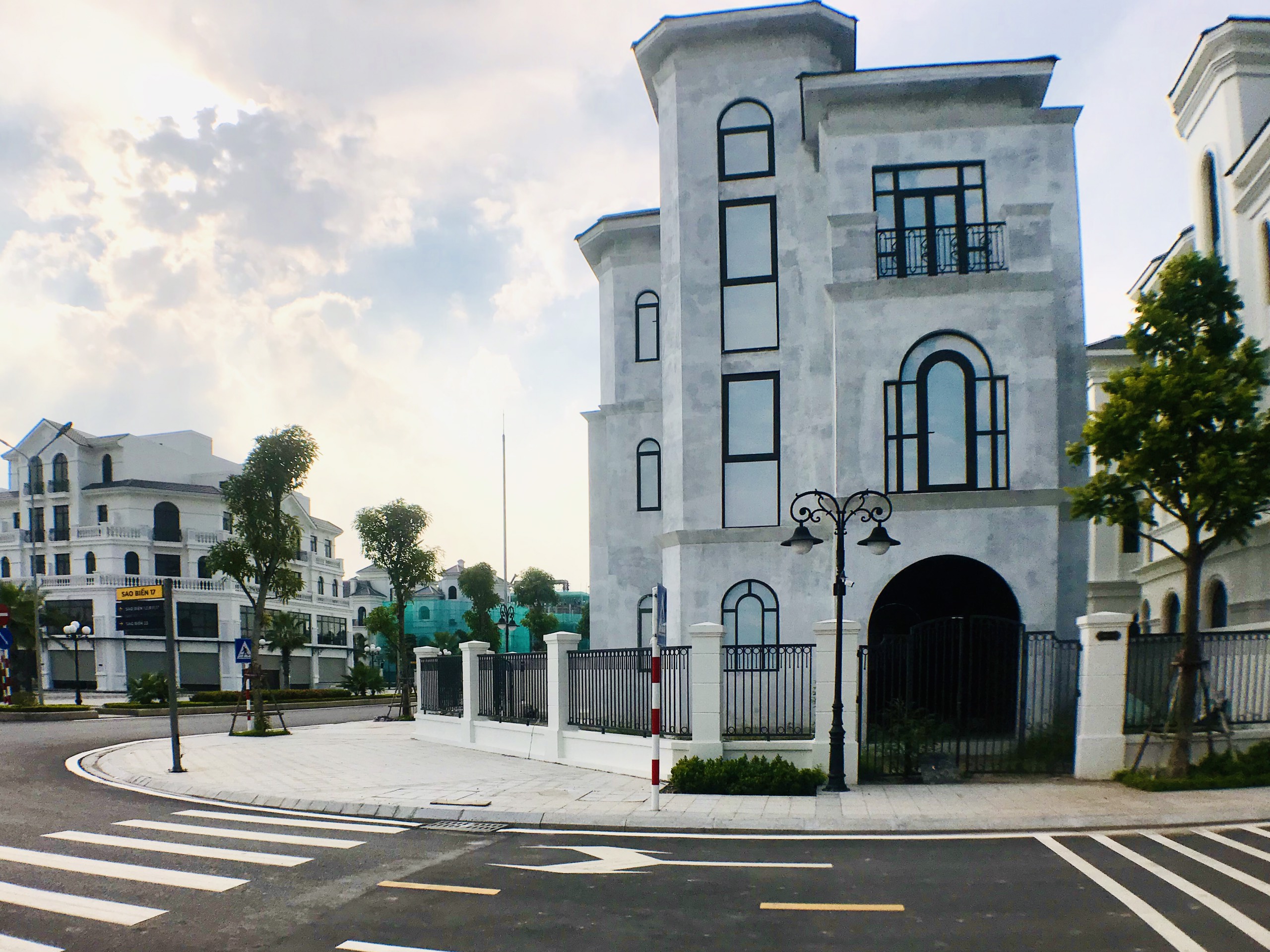 Cho Thuê Biệt Thự Đơn Lập Căn Góc Vinhomes Ocean Park, Được Phép Kinh Doanh