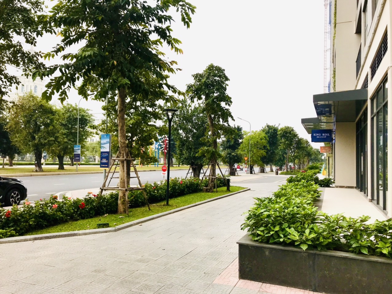 Shophouse chân đế DT 145m2 tòa S02-1X, KĐT Vinhomes Ocean Park cho thuê chỉ 67 triệu/ 1 tháng 4