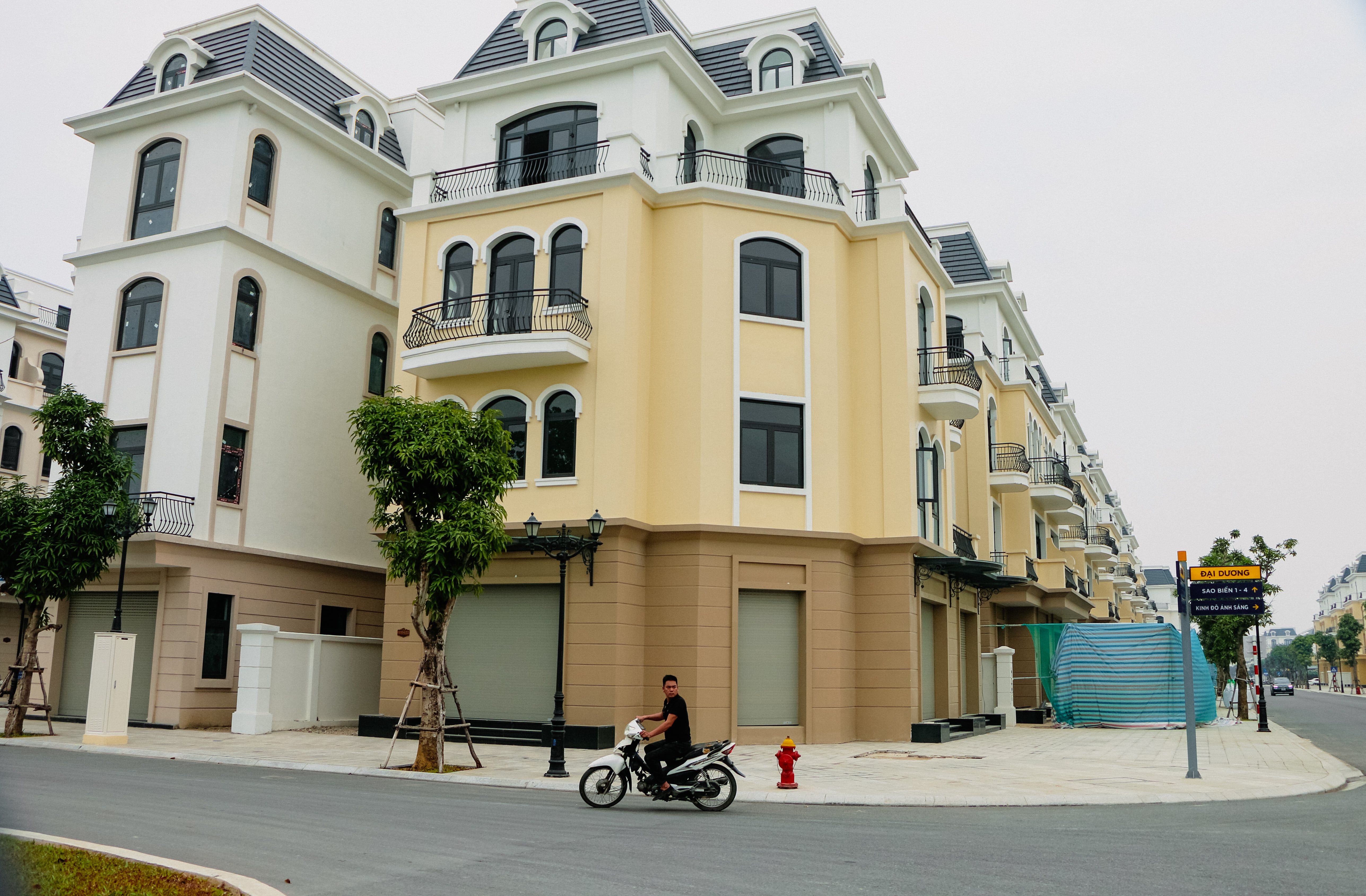 Bán căn góc shophouse Sao Biển 1, đường Biển Xanh 97m2 Vinhomes Ocean Park 2 The Empire