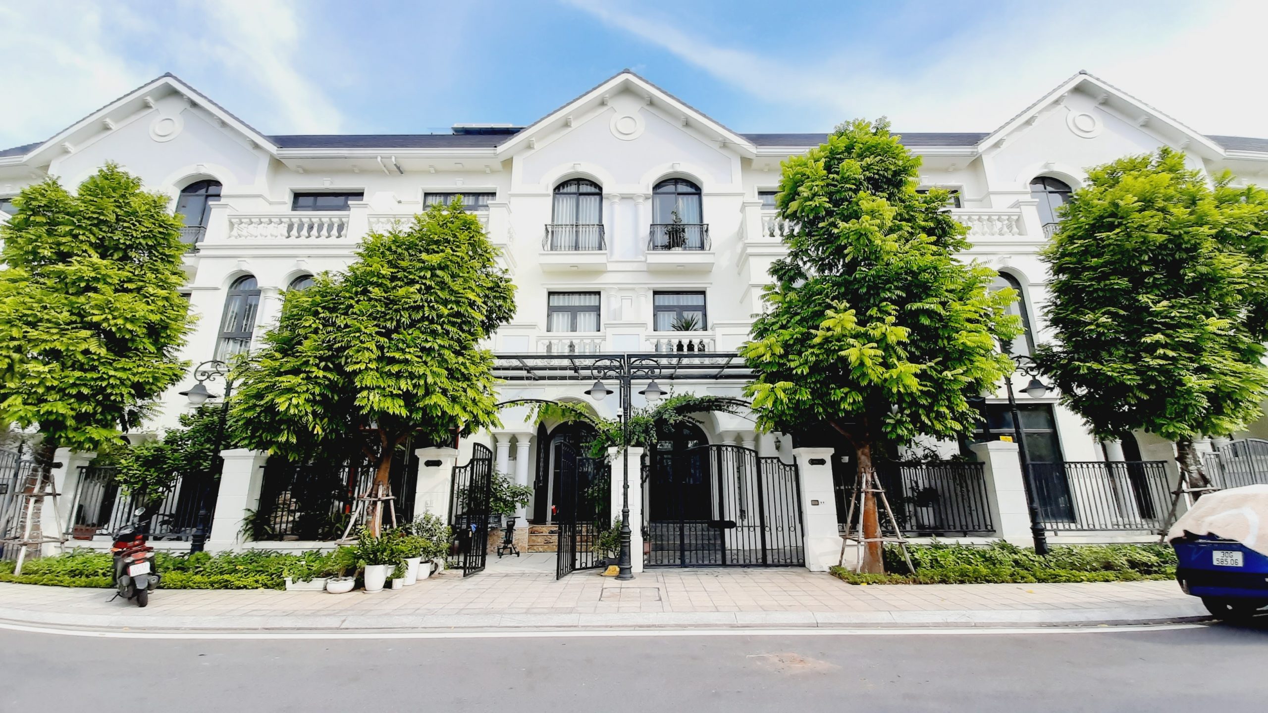 Bán nhà liền kề 65m2 mặt đường 13m Sao Biển 07 Vinhomes The Empire