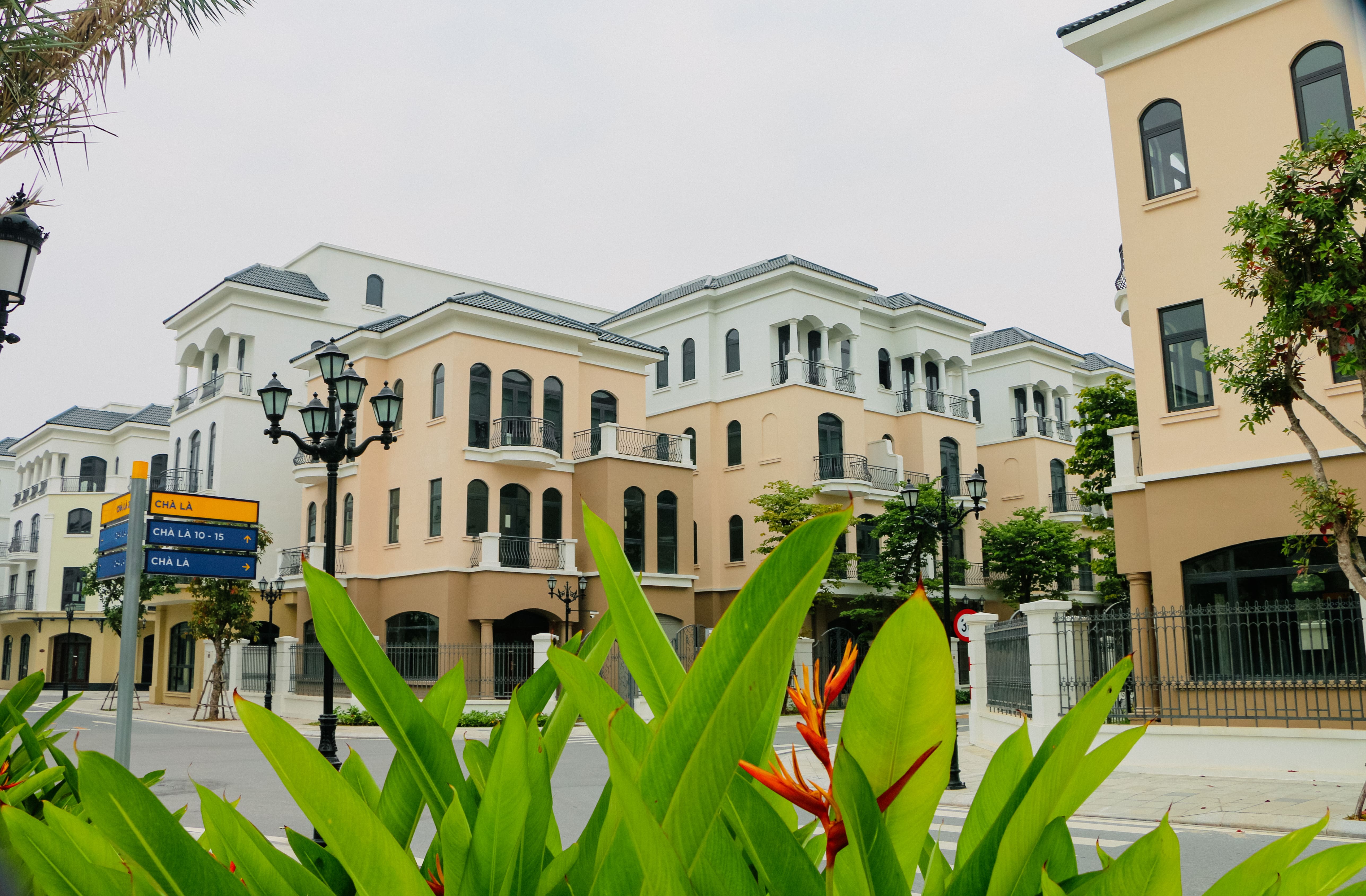 Bán nhà liền kề căn góc đường Chà Là 1, DT 89m2 - Vinhomes Ocean Park 2