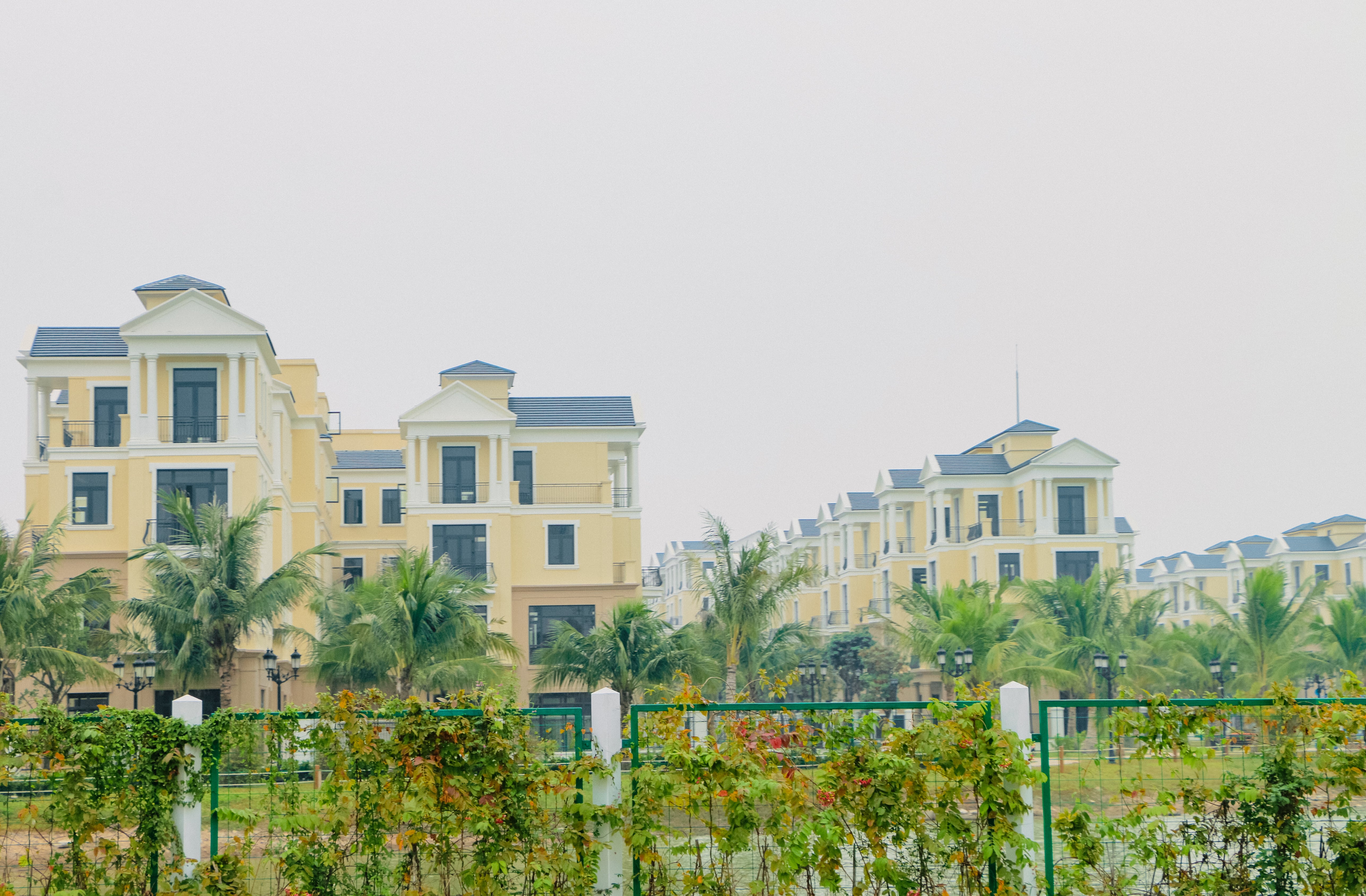 Bán nhà liền kề Đường Đại Dương 51m, gần công viên Empire Park, DT 112m2, Vinhomes Ocean Park 2