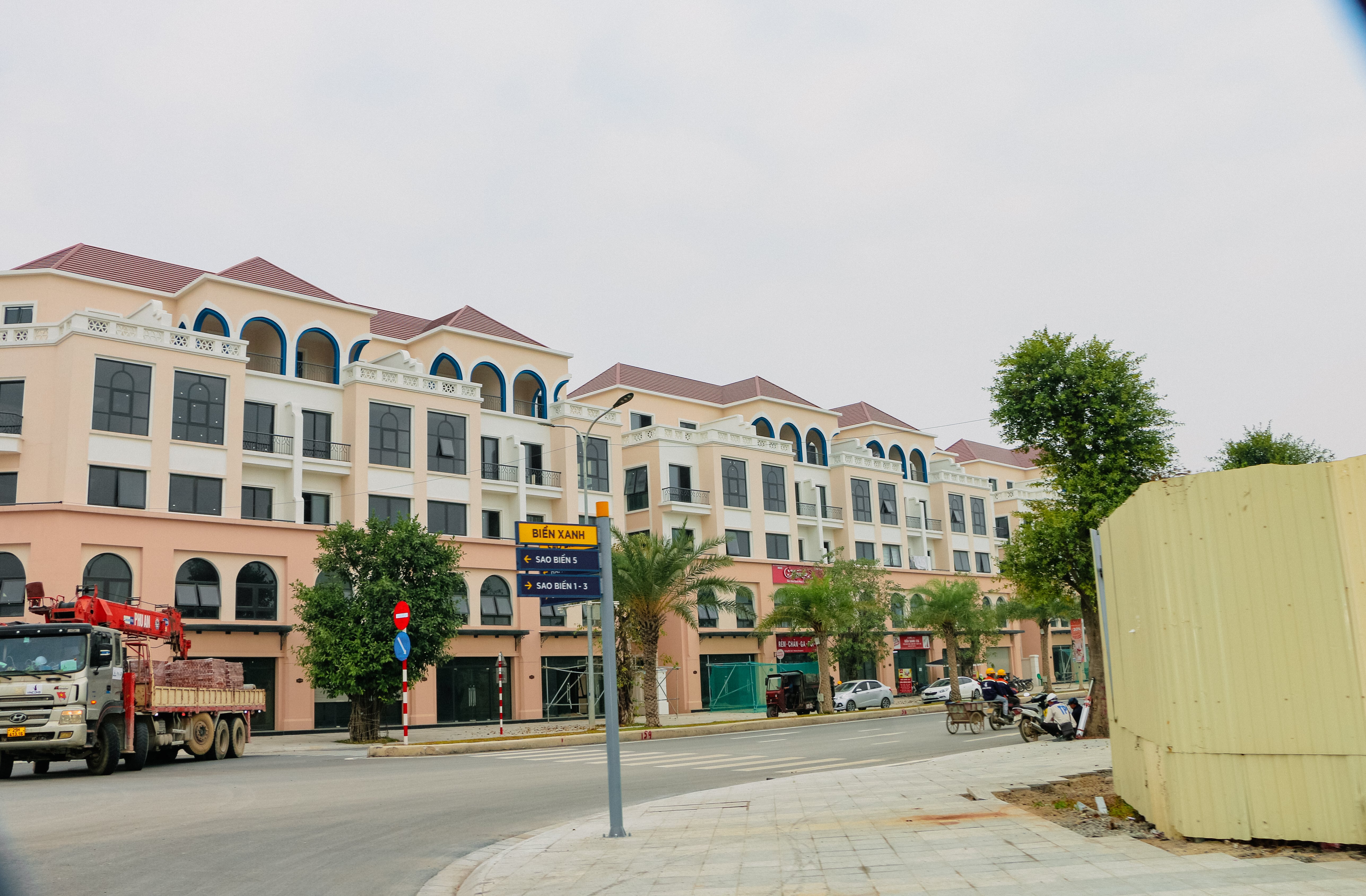 Bán nhà phố shophouse căn góc, Đường Đại Dương 30m, khu Hải Âu Vinhomes Ocean Park 2, DT 126m2, giá ưu đãi