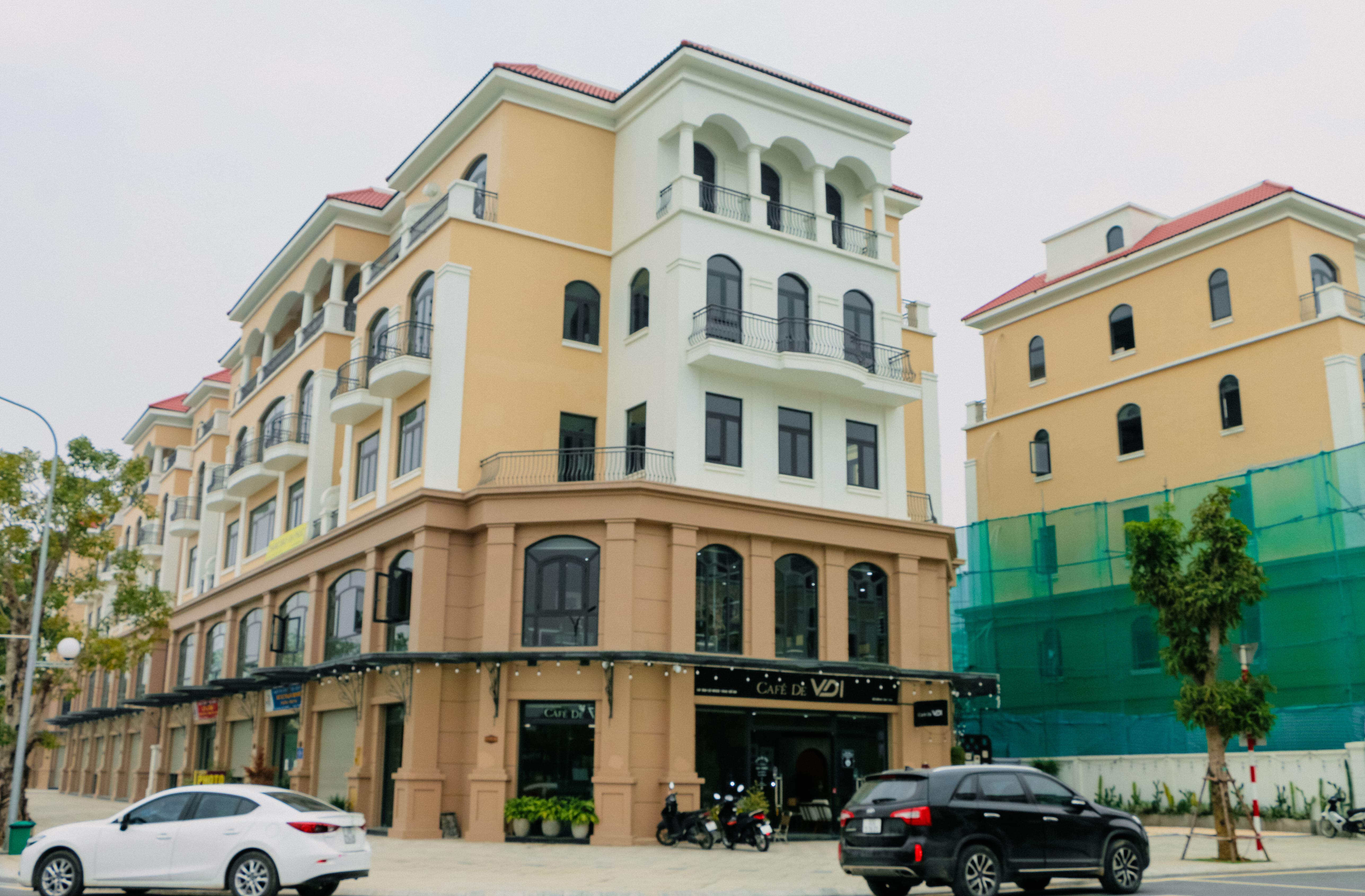 Cho thuê nhà liền kề đường Chà Là 3, DT 126m2, Vinhomes Ocean Park 2