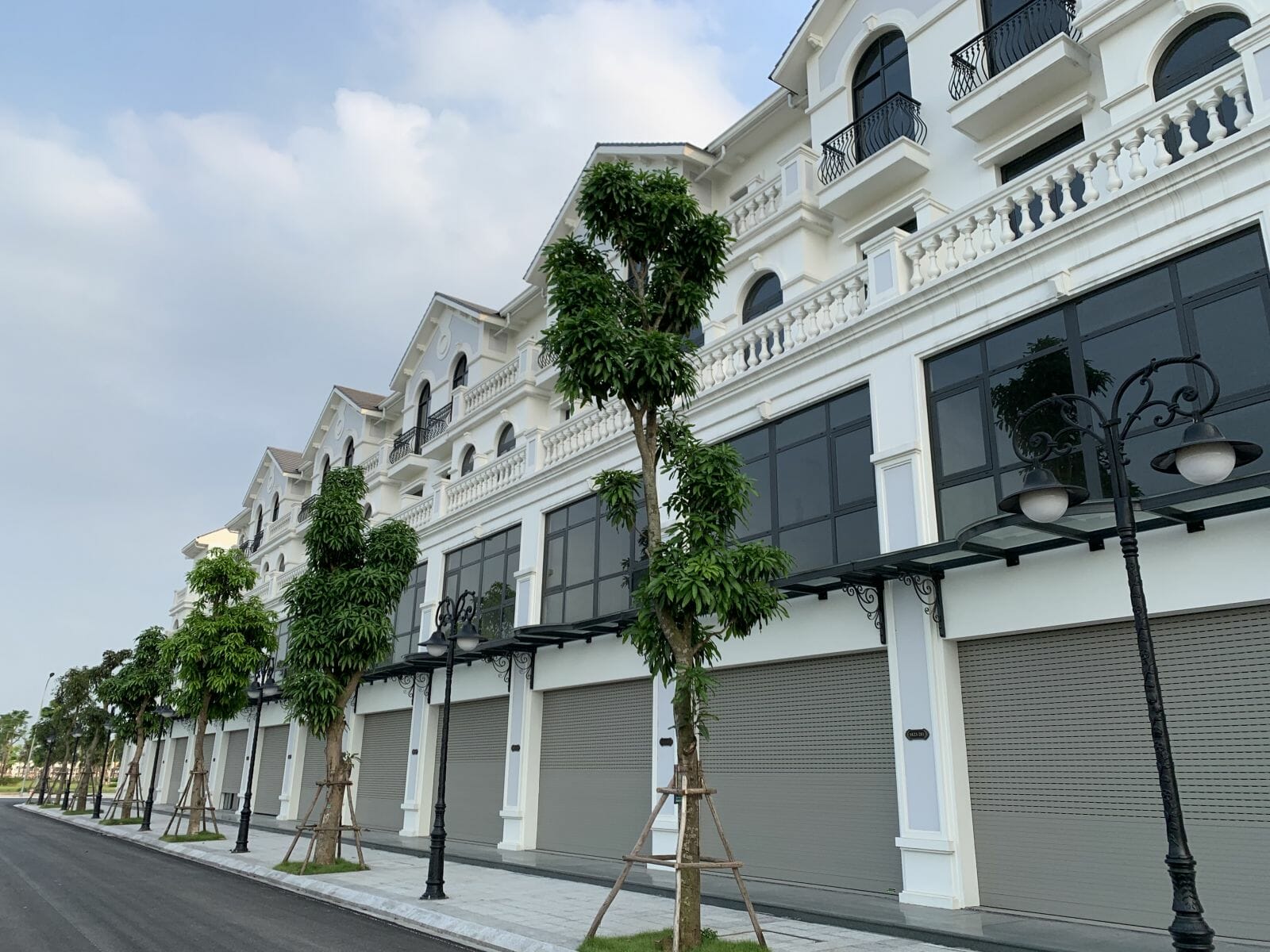 Cho thuê nhà phố Shophouse Hải Âu Vinhomes Ocean Park - DT: 130m2 x 3 tầng - Nội thất cơ bản