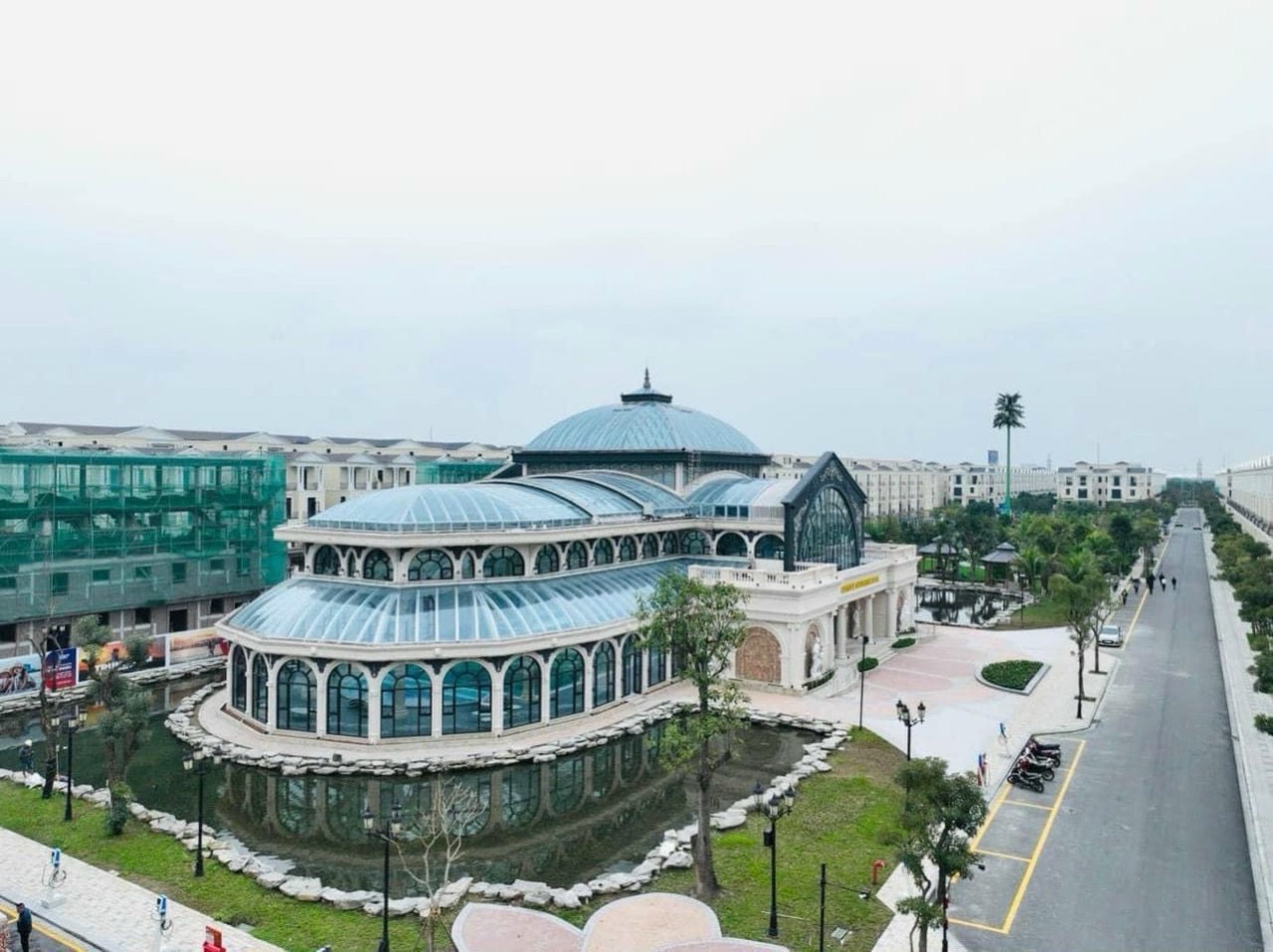 Bể bơi Pha Lê Vinhomes Ocean Park 2