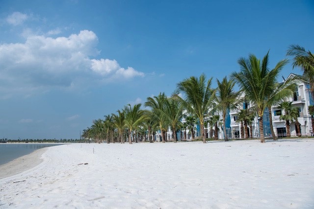 Biển hồ nước mặn Vinhomes Ocean Park